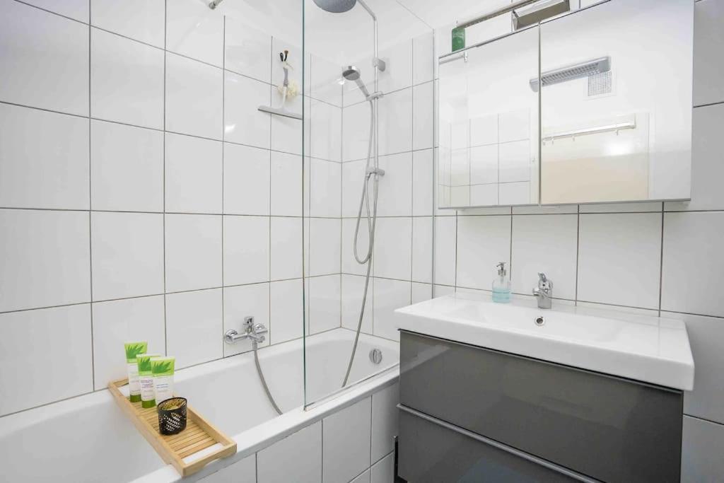 Cozy And Stylish Apartment Near Schoenbrunn Castle Виена Екстериор снимка
