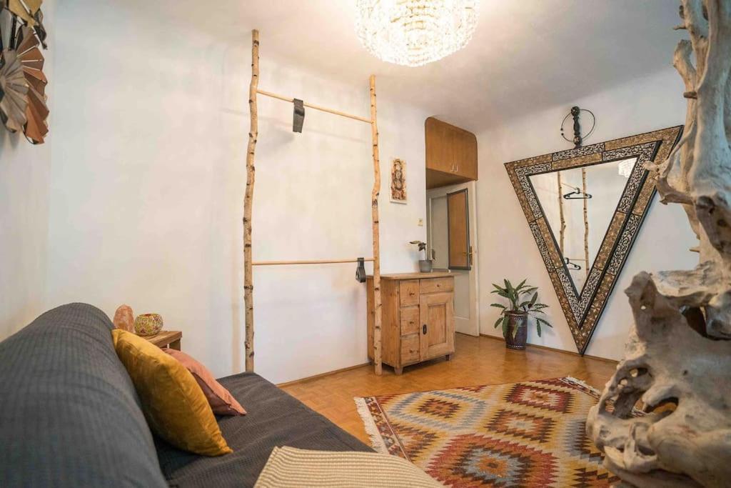 Cozy And Stylish Apartment Near Schoenbrunn Castle Виена Екстериор снимка
