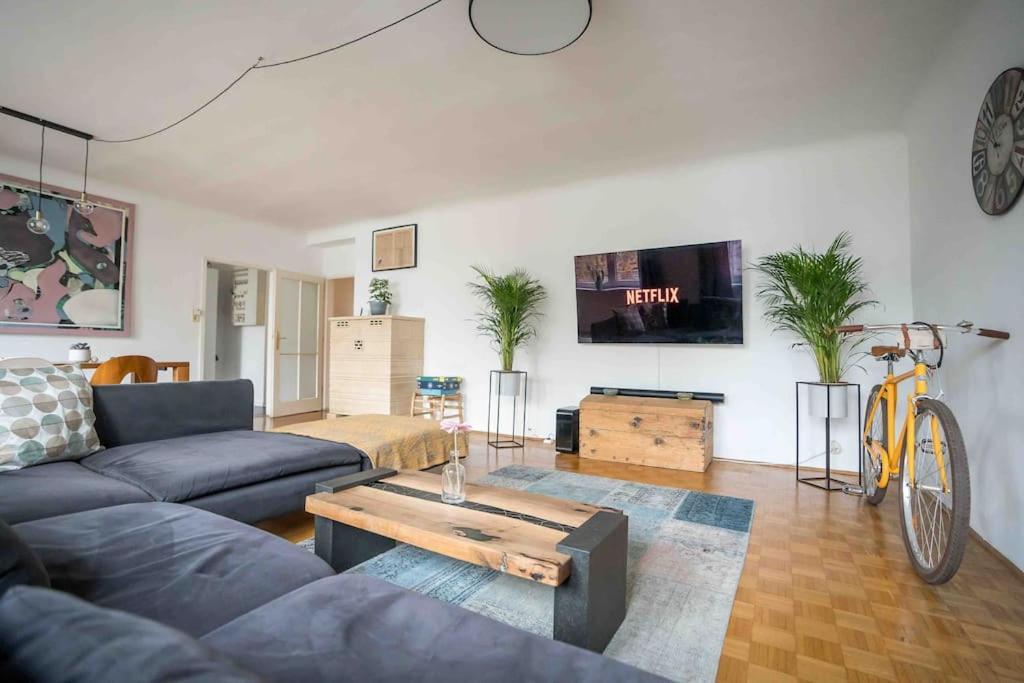 Cozy And Stylish Apartment Near Schoenbrunn Castle Виена Екстериор снимка